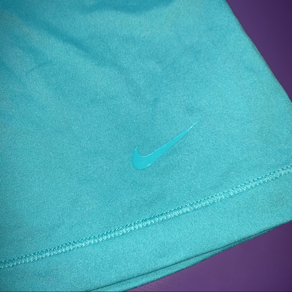 Nike Women’s Razorback Tank - Picture 3 of 3